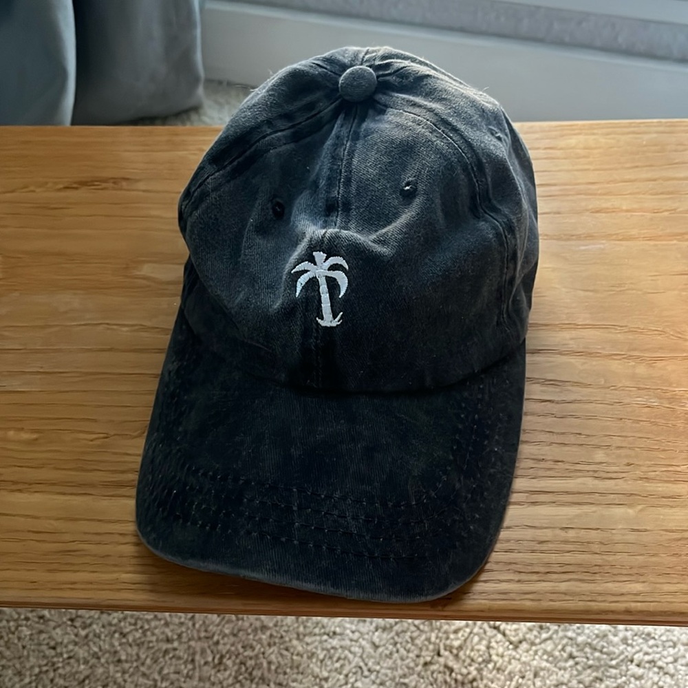 Black palm tree hat